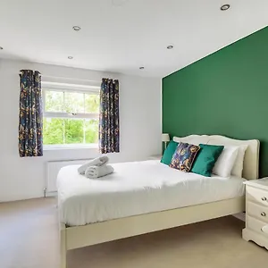 St Court - 2 Bed House 10 Mins To Station York