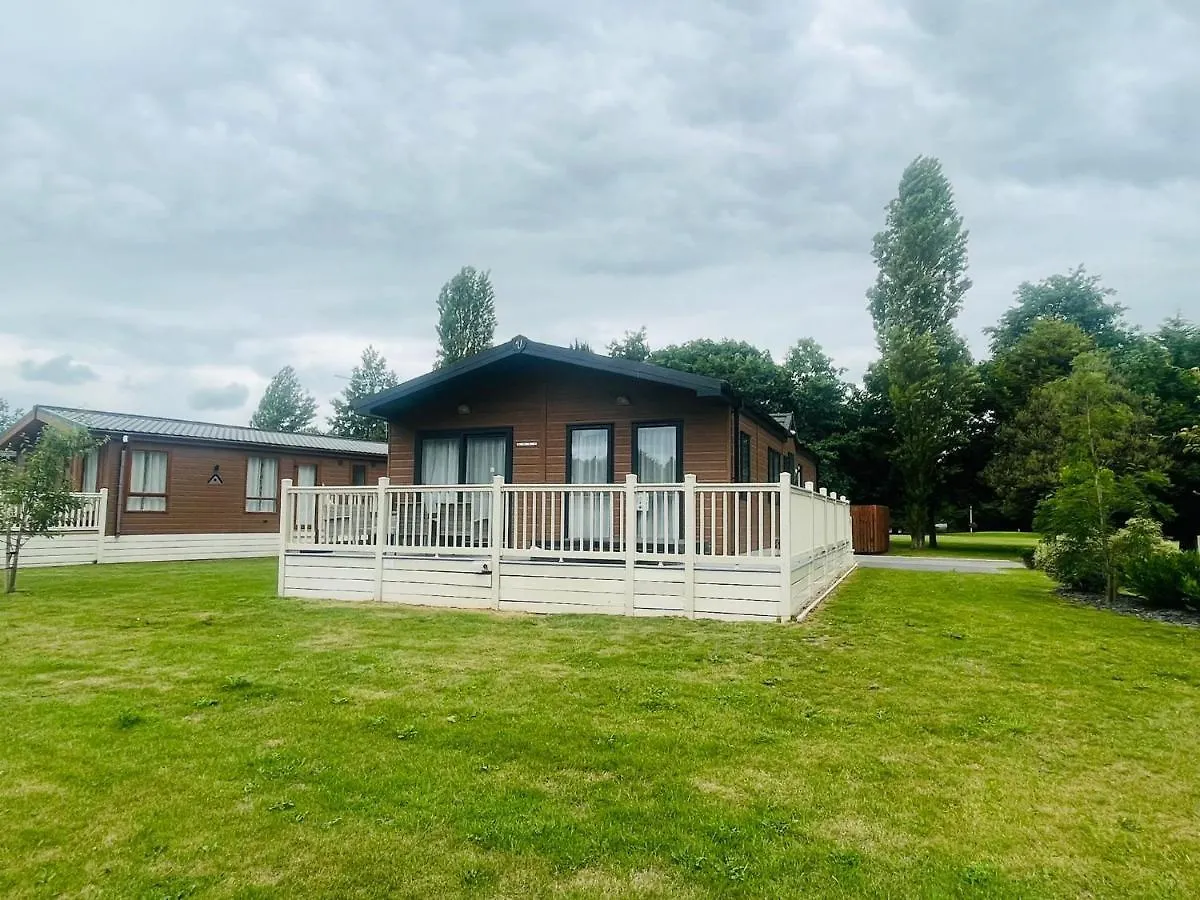 Garden View Lodge With Hot Tub location